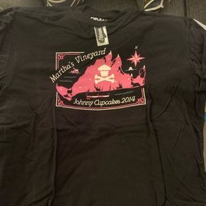 XL Johnny Cupcakes t - used/worn.